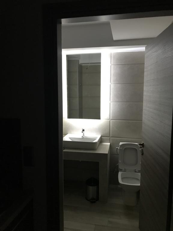 B. U. Luxury Apartments Аспровалта Екстериор снимка