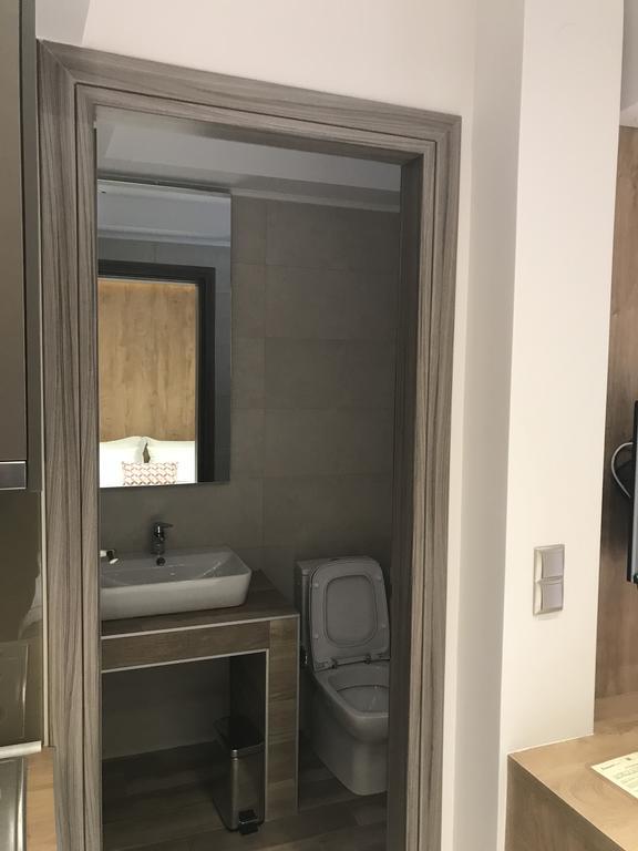 B. U. Luxury Apartments Аспровалта Екстериор снимка